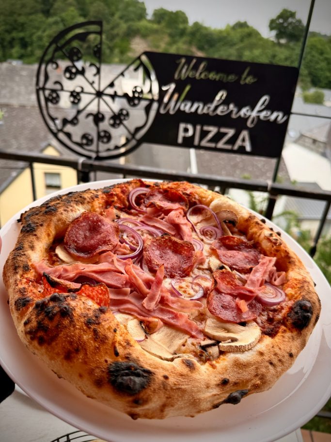 WELCOME TO WANDEROFEN PIZZA